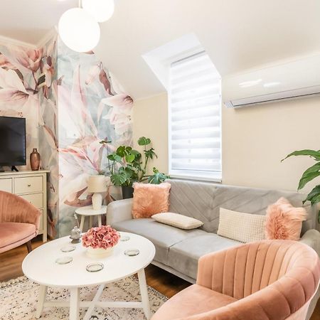 Monarchia Apartman Pearl Mosonmagyaróvár Buitenkant foto