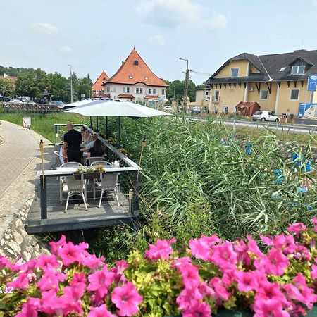 Monarchia Apartman Pearl Mosonmagyaróvár Buitenkant foto