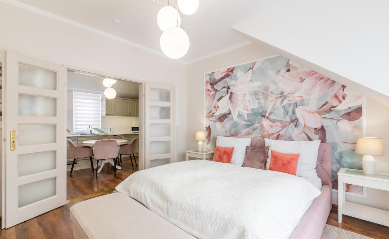Monarchia Apartman Pearl Mosonmagyaróvár Buitenkant foto