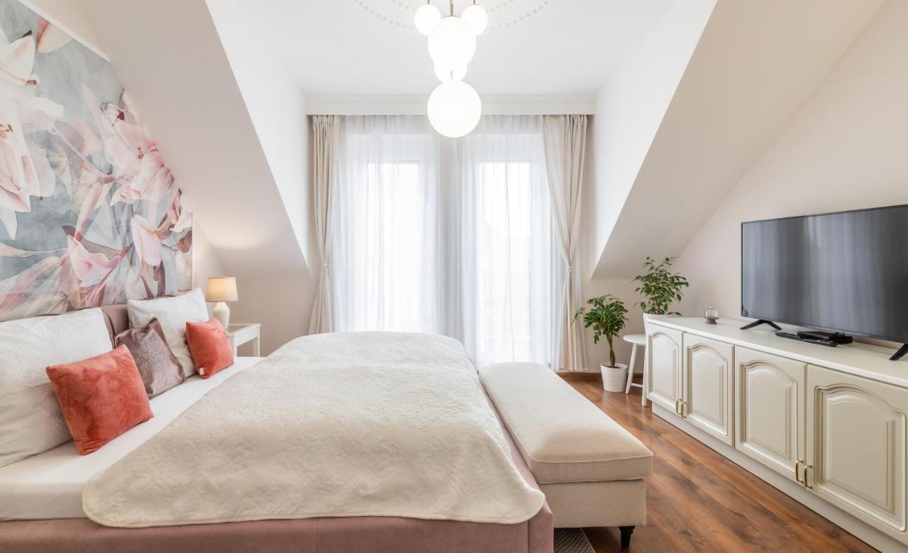 Monarchia Apartman Pearl Mosonmagyaróvár Buitenkant foto