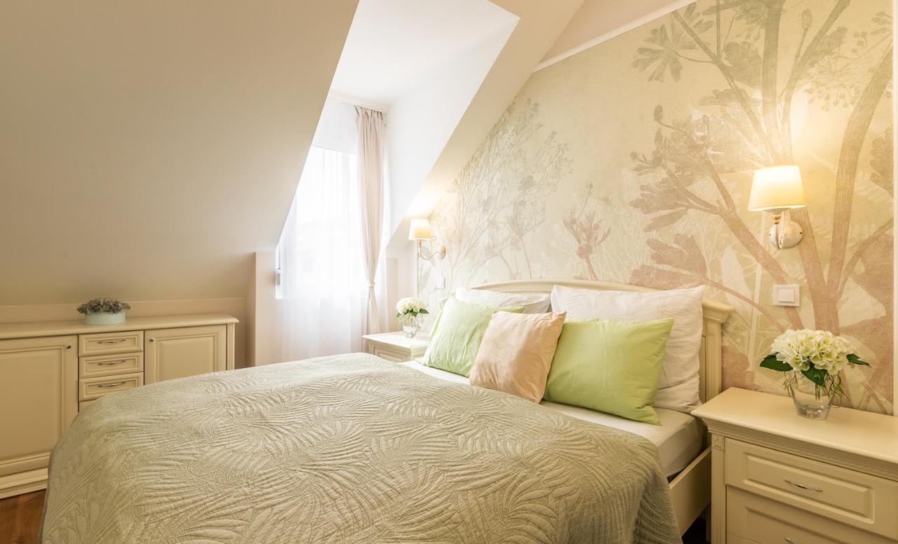 Monarchia Apartman Pearl Mosonmagyaróvár Buitenkant foto