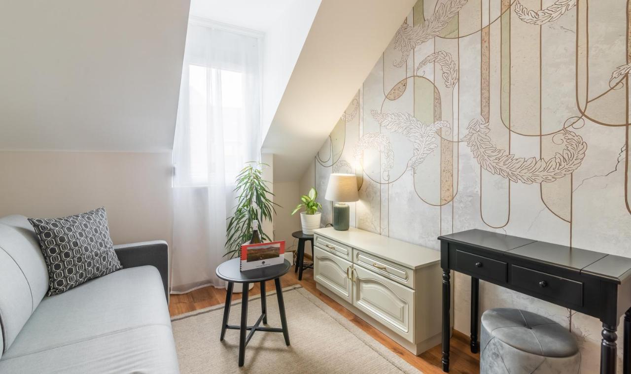 Monarchia Apartman Pearl Mosonmagyaróvár Buitenkant foto